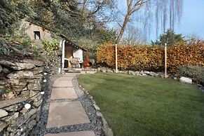 Mead Cottage in Lindale