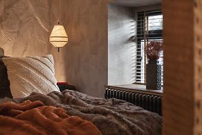 Mead Cottage in Lindale