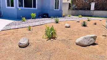 Modern Retreat With Spacious Yard Cozy Interiors