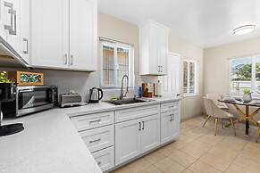 Modern Retreat With Spacious Yard Cozy Interiors