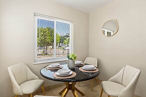 Modern Retreat With Spacious Yard Cozy Interiors