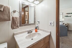 Cozy Cabin Retreat With Scenic Views 2 Bedroom Cabin