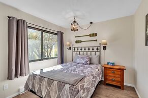 Cozy Cabin Retreat With Scenic Views 2 Bedroom Cabin