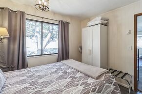 Cozy Cabin Retreat With Scenic Views 2 Bedroom Cabin