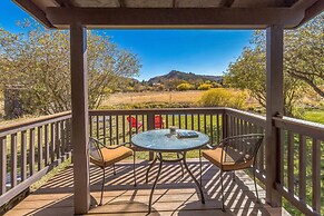 Cozy Cabin Retreat With Scenic Views 2 Bedroom Cabin