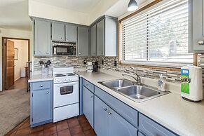 Cozy Cabin Retreat With Scenic Views 2 Bedroom Cabin