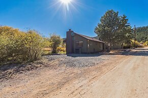 Cozy Cabin Retreat With Scenic Views 2 Bedroom Cabin