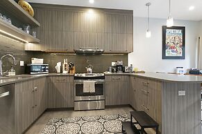 4192 Spruce Way 1 Bedroom Condo