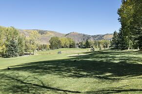 749 Deer Blvd 3 Bedroom Condo