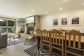 749 Deer Blvd 3 Bedroom Condo