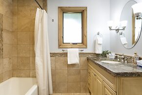 749 Deer Blvd 3 Bedroom Condo