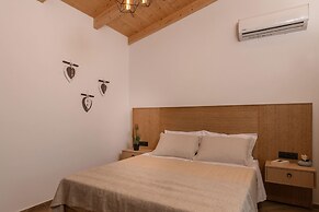Kozakos Villa 2 With Private Swimming Pool