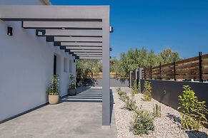 Kozakos Villa 2 With Private Swimming Pool