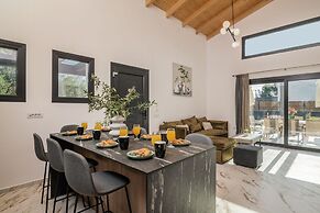 Kozakos Villa 2 With Private Swimming Pool