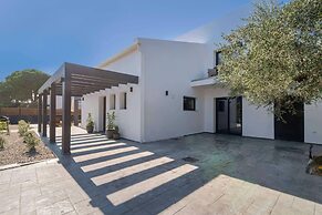 Kozakos Villa 2 With Private Swimming Pool