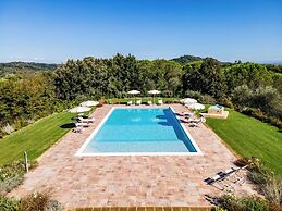 Peccioli Villa With Pool Ac And Privacy