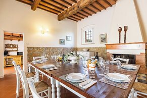 Peccioli Villa With Pool Ac And Privacy