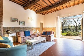 Peccioli Villa With Pool Ac And Privacy