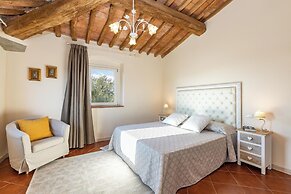 Peccioli Villa With Pool Ac And Privacy