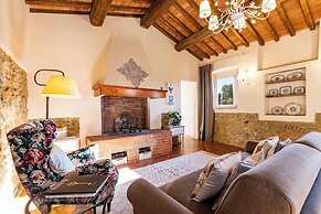 Peccioli Villa With Pool Ac And Privacy