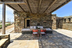 Sea-aura House in Tinos