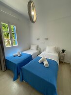 Zen Beach House in Tinos 2