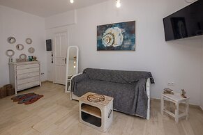 Zen Beach House in Tinos 2