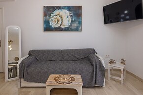 Zen Beach House in Tinos 2