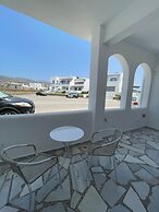 Zen Beach House in Tinos 2