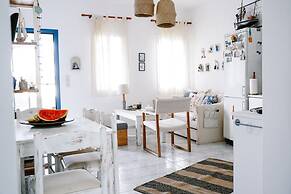 Menmar House in Tinos