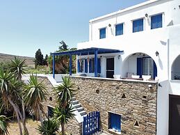 Menmar House in Tinos