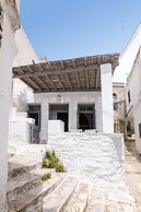 Village Aura in Tinos