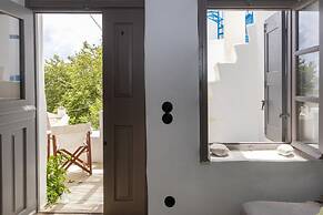 Village Aura in Tinos