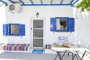 La Luna in Agia Barbara Tinos