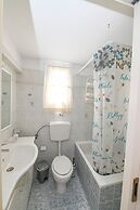 La Luna in Agia Barbara Tinos