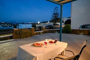 La Luna in Agia Barbara Tinos