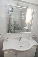 La Luna in Agia Barbara Tinos