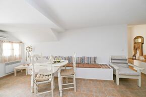 La Luna in Agia Barbara Tinos