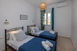 Zen Beach House in Tinos 1