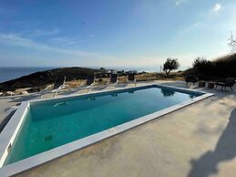 Magic Cave Villa in Tinos
