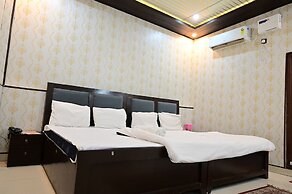 Hotel Awadh Vilas
