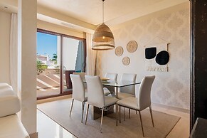 Stylish Apartment With Pool in Marbella - Ref M51