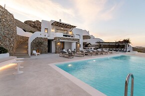 Luxury Villa With Stunning Views Above Kalo Livadi