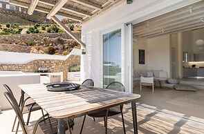 Luxury Villa With Stunning Views Above Kalo Livadi