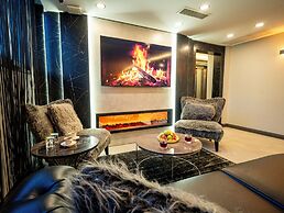 Comfort Point Three Hotel