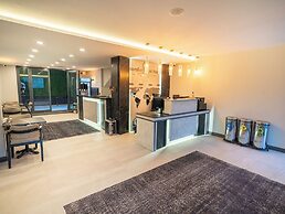 Comfort Point Three Hotel