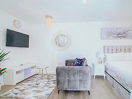 Sheffield City Apartment Retreat
