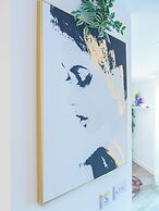 Sheffield City Apartment Retreat