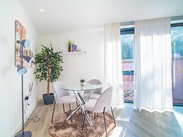 Sheffield City Apartment Retreat