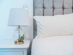 Sheffield City Apartment Retreat